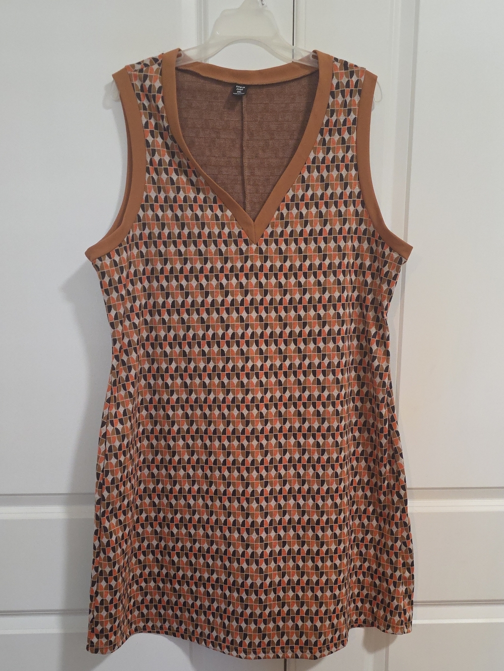 SHEIN Sleeveless V-Neck Tunic in Rust, Black & Cream Geometric